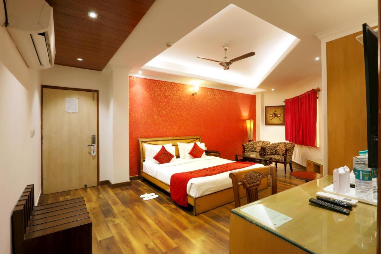 Airport Hotel Le Seasons New Delhi Exterior foto