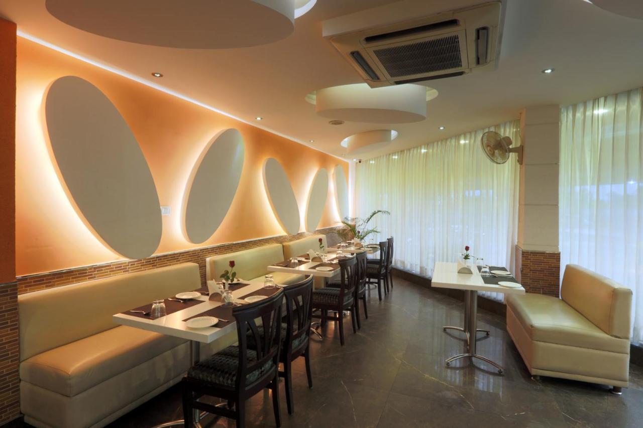 Airport Hotel Le Seasons New Delhi Exterior foto