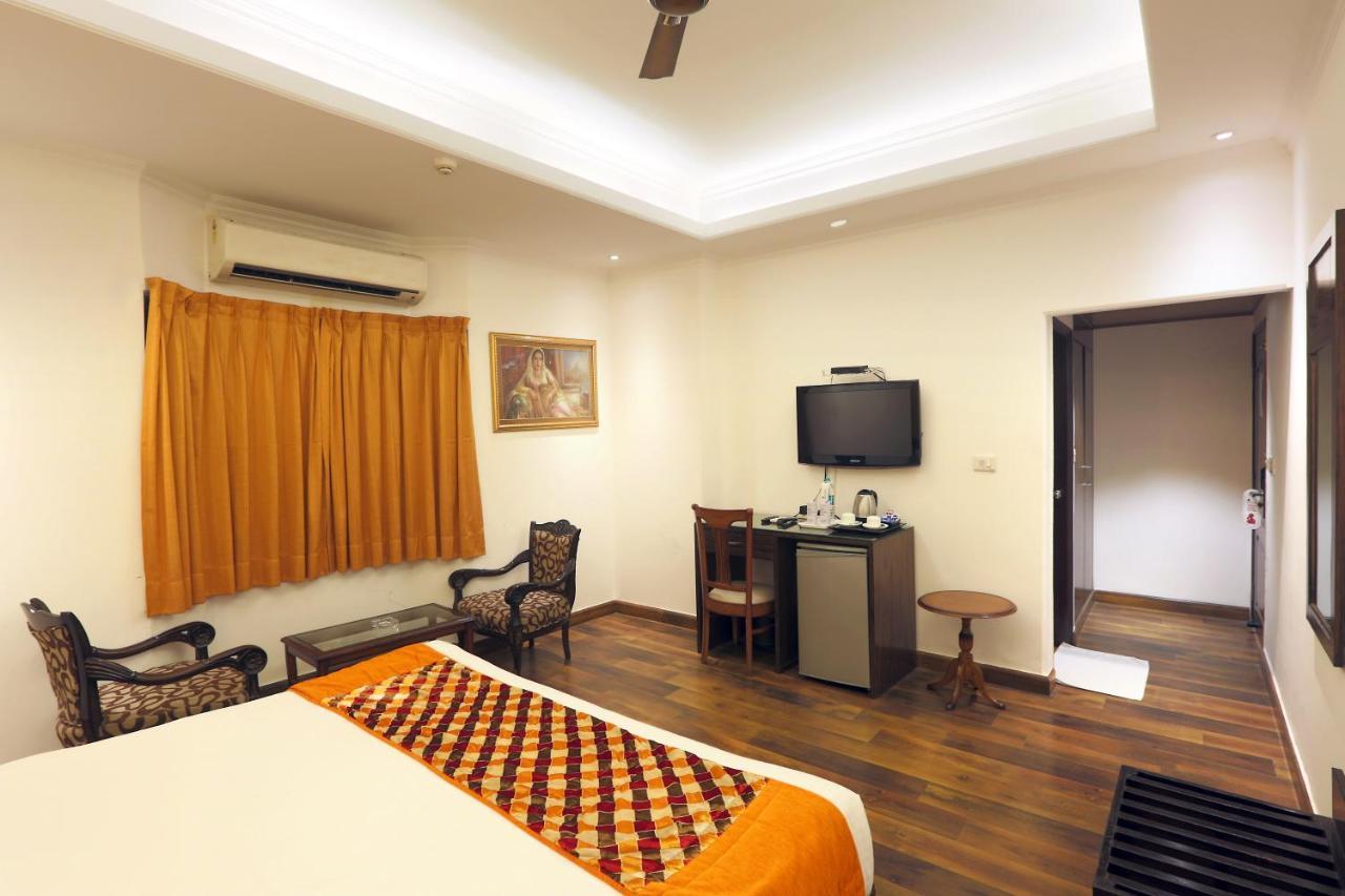 Airport Hotel Le Seasons New Delhi Exterior foto