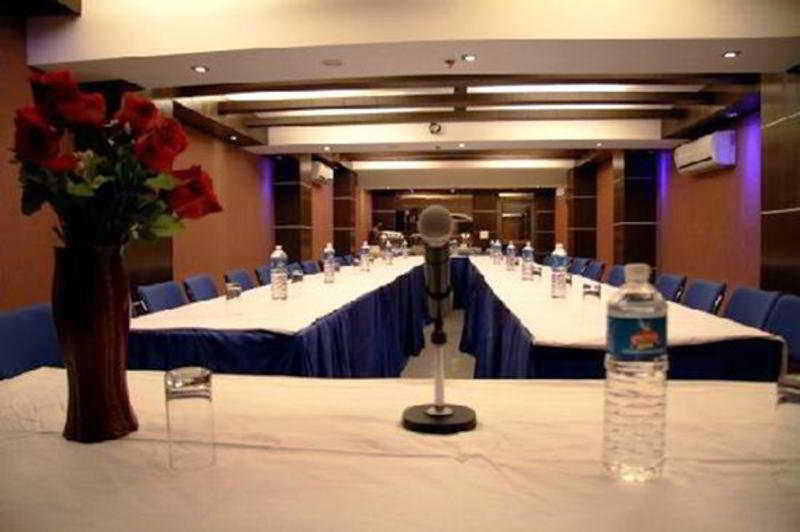 Airport Hotel Le Seasons New Delhi Exterior foto