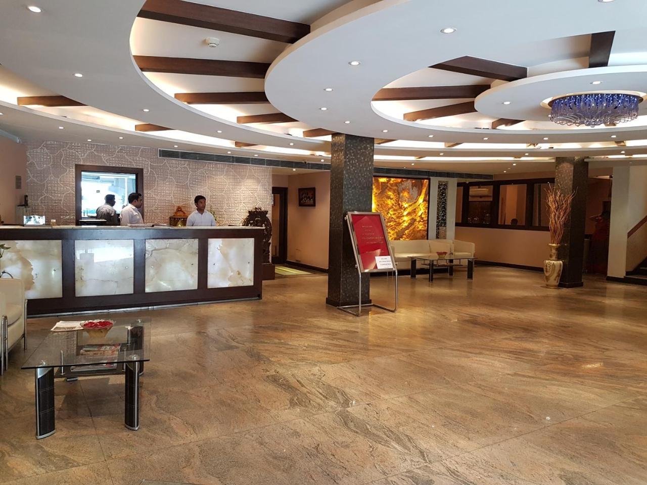 Airport Hotel Le Seasons New Delhi Exterior foto